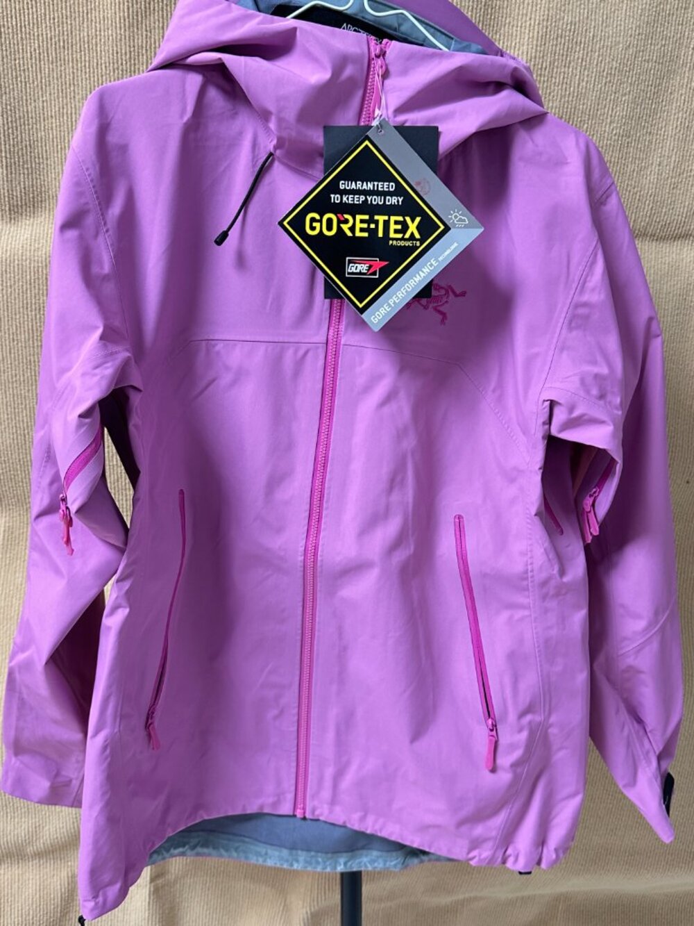 Arcteryx Beta Series Beta LT JacketHooded Hardshell Jacket, Size L